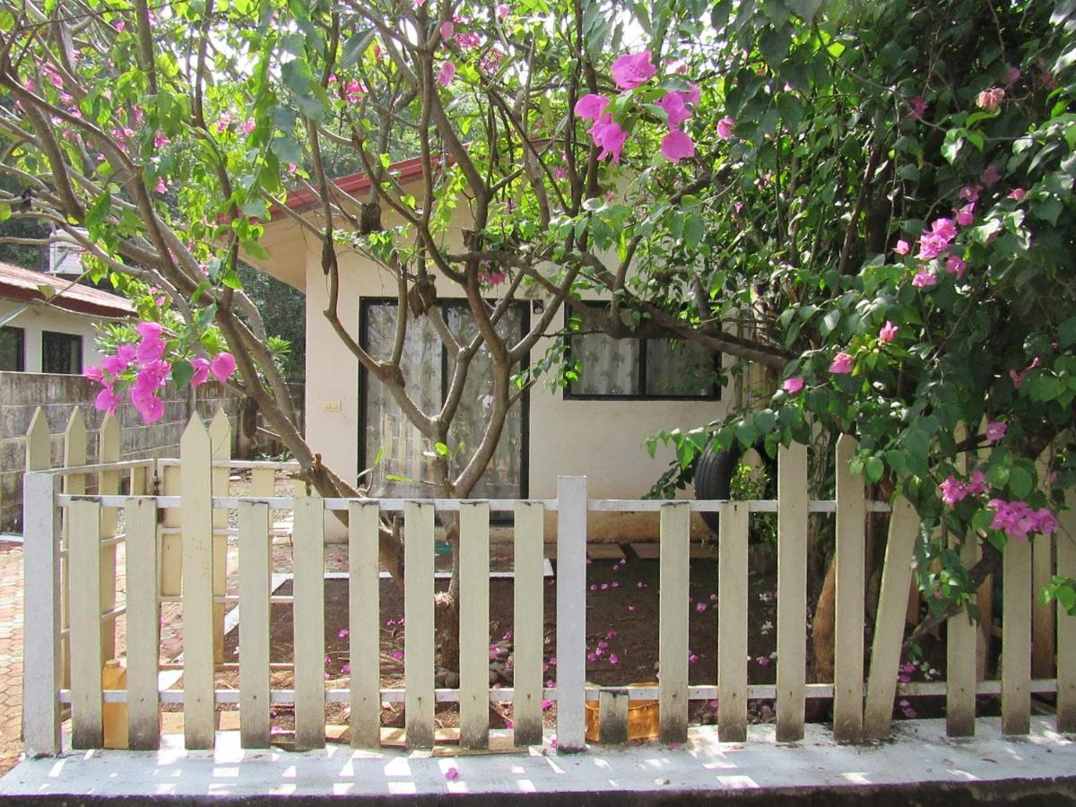 Retreat Chalets, The Nest, At Sparsh Resorts, Karjat Ngoại thất bức ảnh